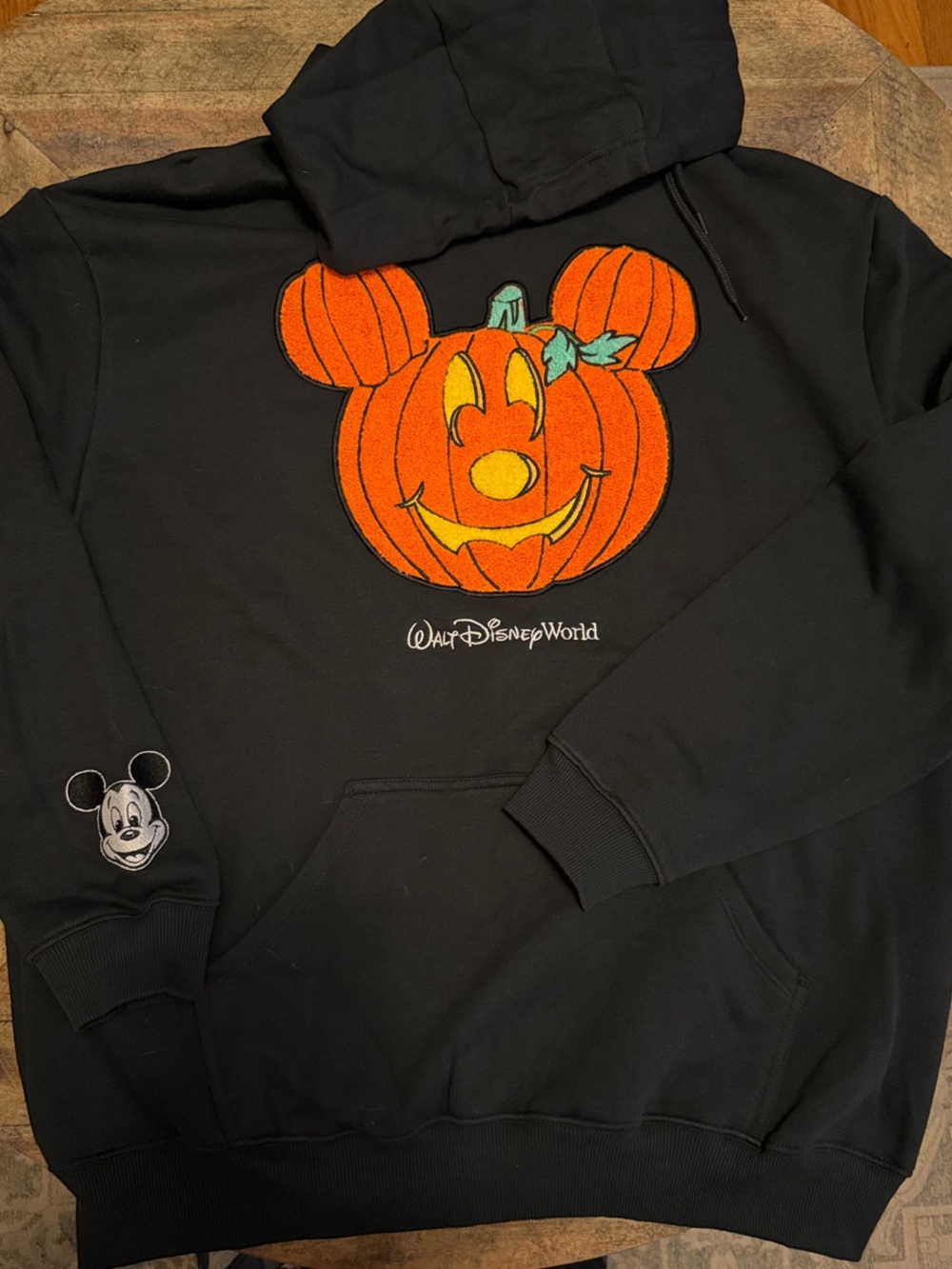 Disney World Black Crewneck Sweatshirt with Orange Pumpkin Mickey Patch L NWT